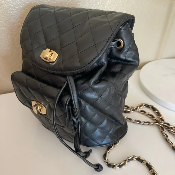 Small leather black backpack gold chains bag - Picture 3 of 5